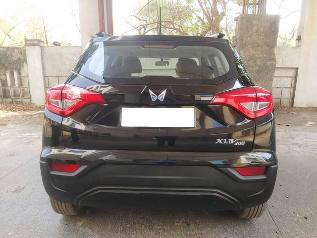 https://images10.gaadi.com/usedcar_image/4523496/original/processed_1f4c7f1fbdc608b1e52c3ed18559f824.jpeg?imwidth=6402