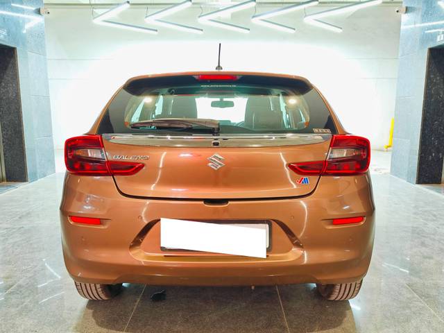 https://images10.gaadi.com/usedcar_image/4523505/original/processed_920f38d34540cabcd647bf6b063fd4b5.jpg?imwidth=6402