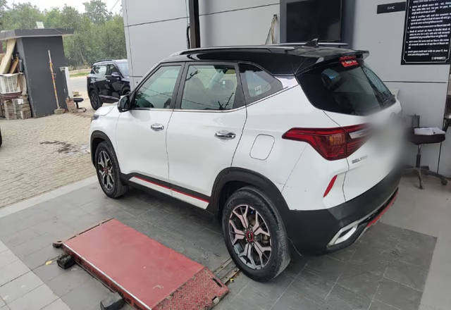 https://images10.gaadi.com/usedcar_image/4523506/original/7fcd8948-a186-4dfb-aa8d-6a35c8a0054c.?imwidth=6402