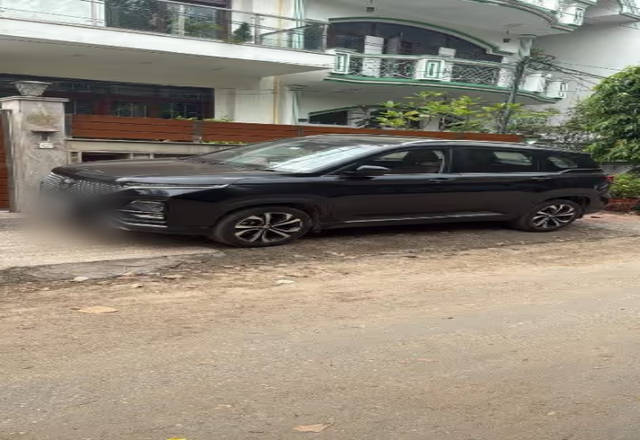 https://images10.gaadi.com/usedcar_image/4523519/original/712a3775-e65e-4f09-bb20-f694680973b1.?imwidth=6400