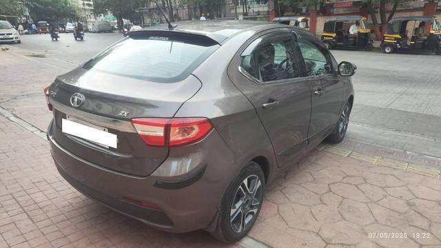 https://images10.gaadi.com/usedcar_image/4523547/original/processed_d0ab9c3573fc59c0f2be669e95f702c9.jpg?imwidth=6401