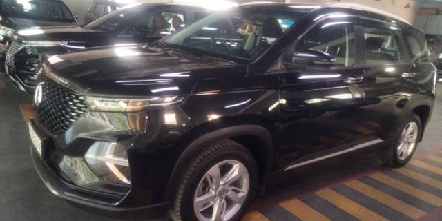 https://images10.gaadi.com/usedcar_image/4523550/original/2686f87cc998b483dffec24b68e7acae.jpg?imwidth=6400