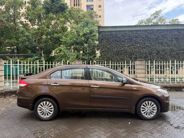 https://images10.gaadi.com/usedcar_image/4523551/original/processed_b9c2462b-fe51-458a-8e93-7d83e62fee11.jpg?imwidth=6401