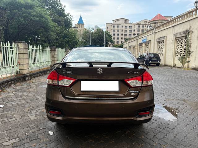 https://images10.gaadi.com/usedcar_image/4523551/original/processed_dfd11d57-129e-426e-9d54-8ef80f160c0b.jpg?imwidth=6402