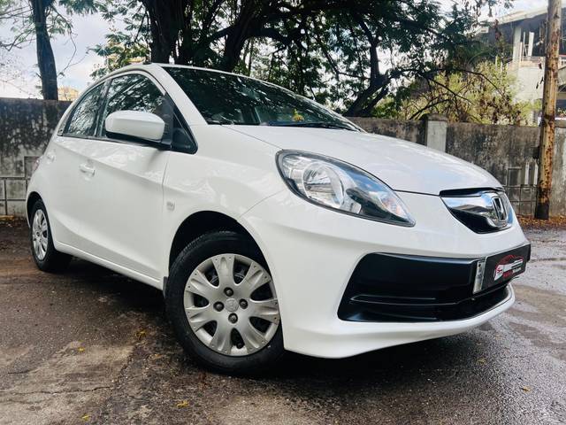 https://images10.gaadi.com/usedcar_image/4523552/original/processed_de34f9d995d514b0c3da3e87d9b098db.jpg?imwidth=6400