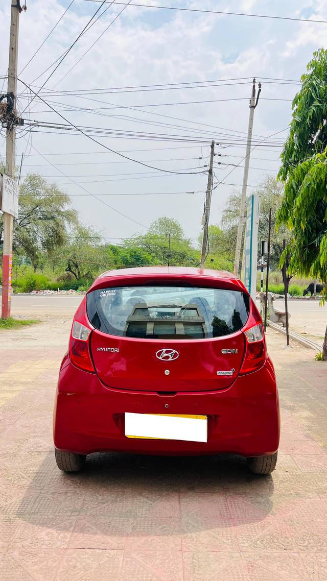 https://images10.gaadi.com/usedcar_image/4523555/original/processed_a65c67bf54c0abdb1e7d24a66d2b7518.jpg?imwidth=6401