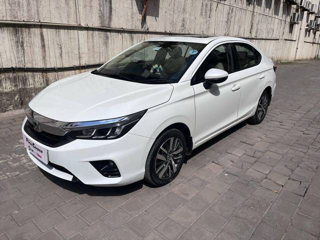 https://images10.gaadi.com/usedcar_image/4523561/original/processed_02953e410e80b9522e72704c2851483f.jpeg?imwidth=6400