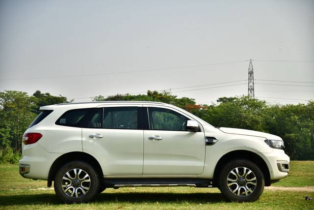 https://images10.gaadi.com/usedcar_image/4523565/original/747120350544508143795718ab908854.jpg?imwidth=6401