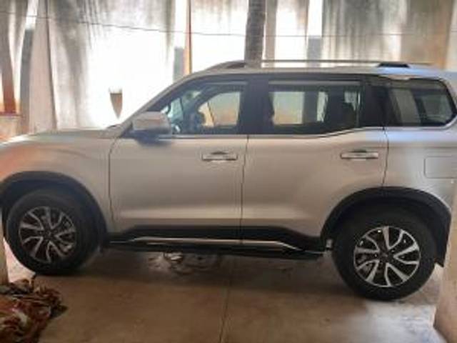 https://images10.gaadi.com/usedcar_image/4523569/original/55112fbcfe75037f10d864f4f1a2e9e3.jpg?imwidth=6401