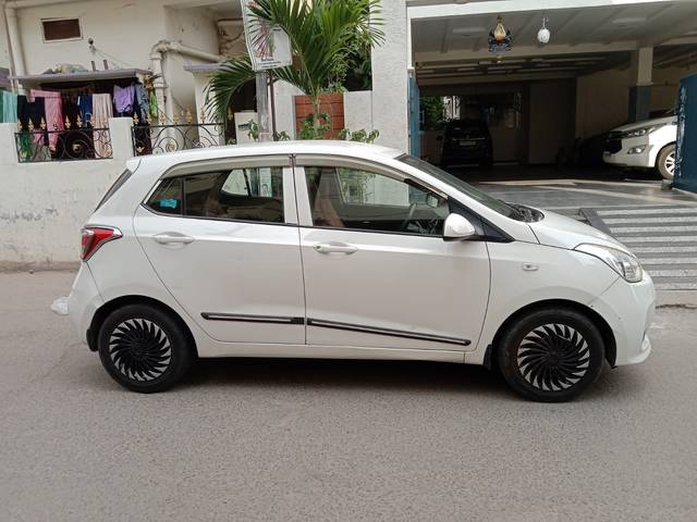 https://images10.gaadi.com/usedcar_image/4523575/original/bd2e93cd78fb55c9cf2358cf69a02628.jpg?imwidth=6401