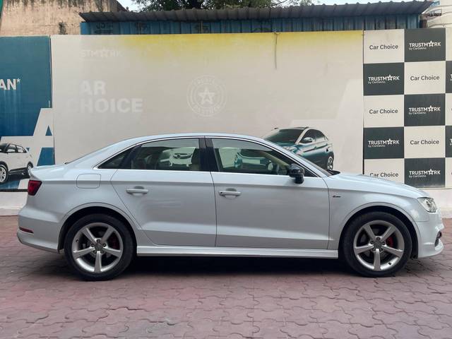 https://images10.gaadi.com/usedcar_image/4523595/original/processed_23f697e6436d74fe92d2f633df86982d.jpg?imwidth=6401
