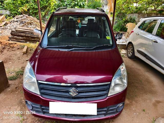 https://images10.gaadi.com/usedcar_image/4523602/original/processed_cfc8135ac27dc8eeb22fe26d2cc86b04.jpg?imwidth=6400
