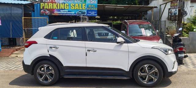 https://images10.gaadi.com/usedcar_image/4523607/original/processed_9f4a5c4b317584efb5cd51a4bf21616a.jpg?imwidth=6401