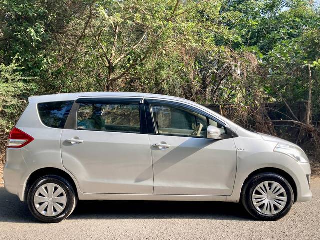 https://images10.gaadi.com/usedcar_image/4523615/original/processed_48cf7bd28a0fc906da8230502f9bce30.jpg?imwidth=6401