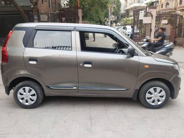 https://images10.gaadi.com/usedcar_image/4523619/original/processed_065acfe4895ef35608ae74ffdf4740e0.jpg?imwidth=6401