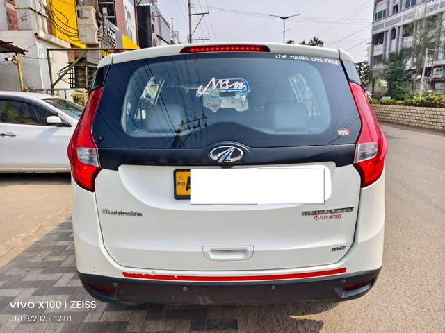 https://images10.gaadi.com/usedcar_image/4523623/original/processed_72fddb42fd8700871711d127c403eda9.jpg?imwidth=6401