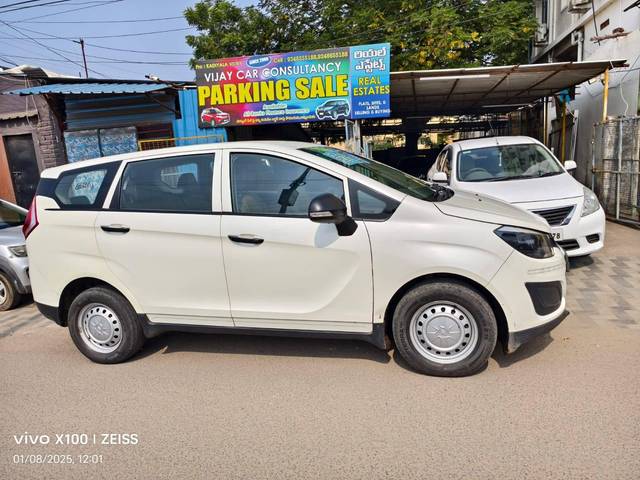 https://images10.gaadi.com/usedcar_image/4523623/original/processed_e360971fc6ca6a40d0c6685e20ae2b64.jpg?imwidth=6402