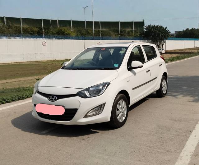 https://images10.gaadi.com/usedcar_image/4523627/original/5cca344322a14452f4bd5c101d091974.jpg?imwidth=6401