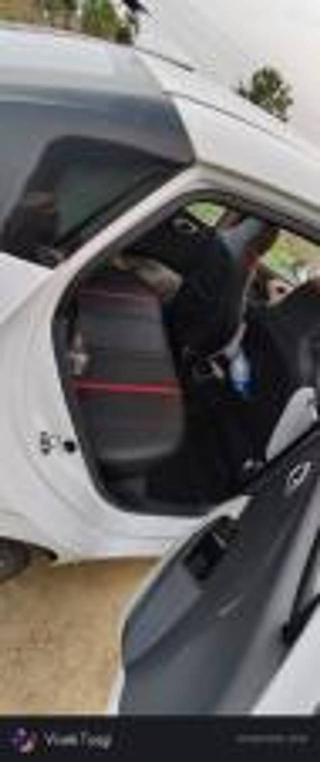 https://images10.gaadi.com/usedcar_image/4523672/original/4a8ef21cba143f31a5cf876013c1fb0b.jpg?imwidth=6402