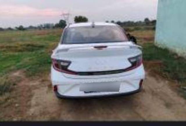 https://images10.gaadi.com/usedcar_image/4523672/original/processed_298106903e9258f3626e7954520f8654.jpg?imwidth=6401