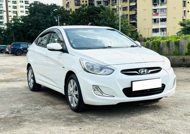 https://images10.gaadi.com/usedcar_image/4523677/original/processed_220a6bfd9acf4ba78254002b150a7c88.jpg?imwidth=6400