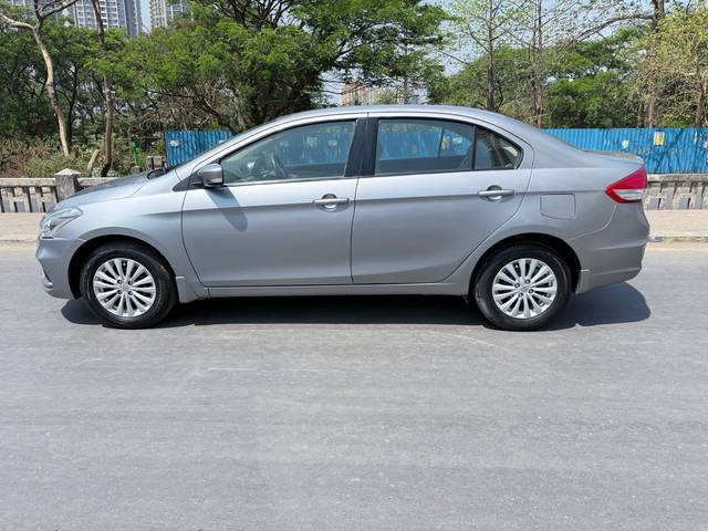 https://images10.gaadi.com/usedcar_image/4523679/original/2d729f426344dc6c308549fbf5eb4129.jpeg?imwidth=6402