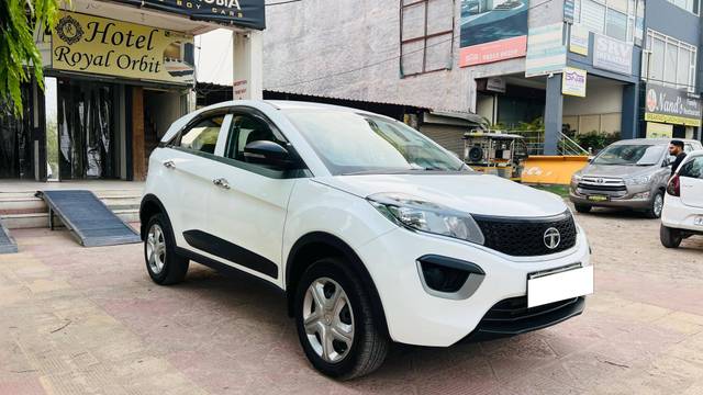 https://images10.gaadi.com/usedcar_image/4523686/original/processed_67e5b7fbb580a62661b859c6f800561a.jpg?imwidth=6400