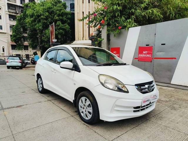 https://images10.gaadi.com/usedcar_image/4523692/original/processed_8ac500b8c51325a3d1d9da6a1c26dd6f.jpeg?imwidth=6400