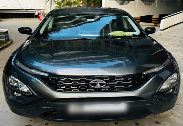 https://images10.gaadi.com/usedcar_image/4523699/original/83ce1d93-968e-47b5-8c43-fb653e219aab.?imwidth=6400
