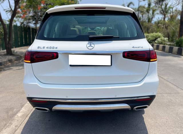 https://images10.gaadi.com/usedcar_image/4523707/original/processed_57223defa2b0baa4eb11f60a8a45d1de.jpg?imwidth=6402