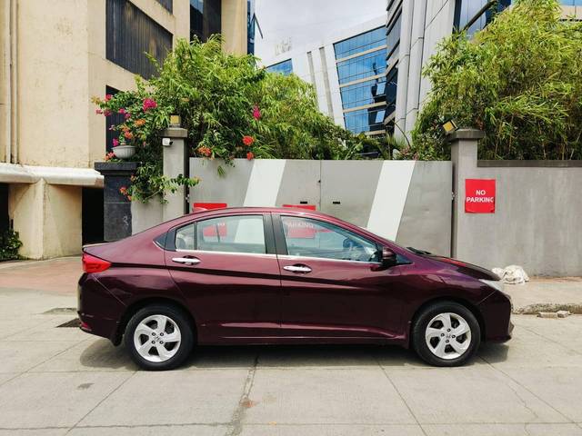 https://images10.gaadi.com/usedcar_image/4523715/original/processed_a0c9ff140fc69ae9214371dca985b32d.jpeg?imwidth=6401