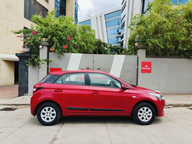 https://images10.gaadi.com/usedcar_image/4523724/original/processed_43d83e8e9d450776e2b84590a4f162b1.jpeg?imwidth=6401
