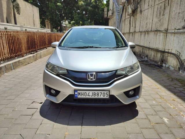 https://images10.gaadi.com/usedcar_image/4523732/original/processed_7650ae1b49f72e3fc04a2acfd438b27a.jpeg?imwidth=6400