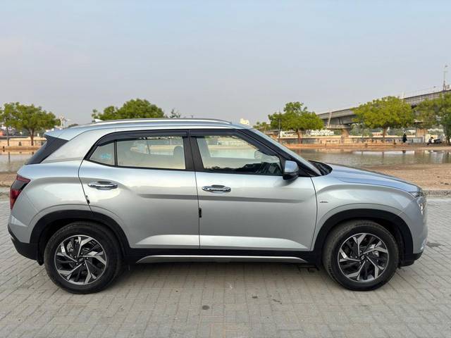 https://images10.gaadi.com/usedcar_image/4523734/original/36afc37b5f897cedfa8ed7e16640c0f6.jpg?imwidth=6401