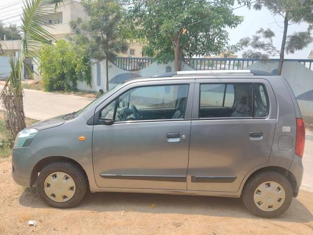 https://images10.gaadi.com/usedcar_image/4523736/original/processed_c2958fca80e773aa93b605d5e3435665.jpg?imwidth=6402