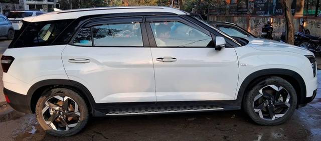https://images10.gaadi.com/usedcar_image/4523740/original/processed_f920a236be9fa135ca19be8a1d0905d8.jpg?imwidth=6401