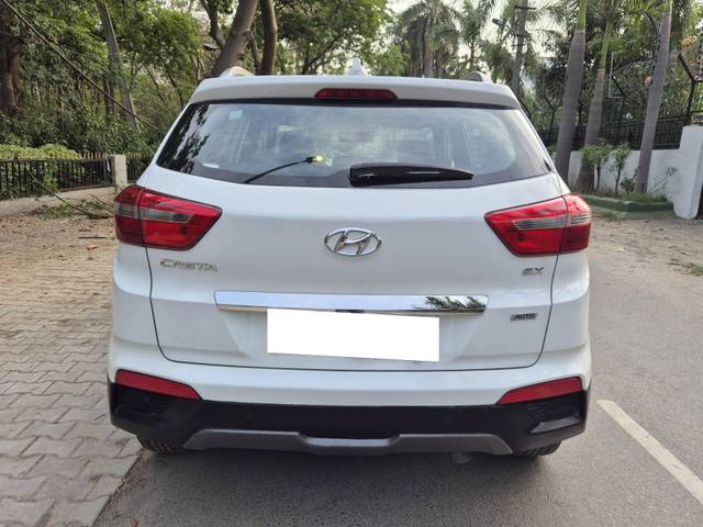 https://images10.gaadi.com/usedcar_image/4523741/original/processed_7d8b7400a78f660431034ae7ae5a0318.jpg?imwidth=6402