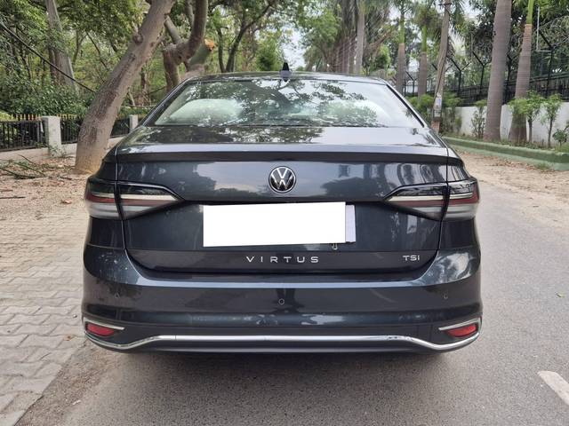 https://images10.gaadi.com/usedcar_image/4523745/original/processed_b1172f26e9e5fa6440ddae0cebe65b94.jpg?imwidth=6402