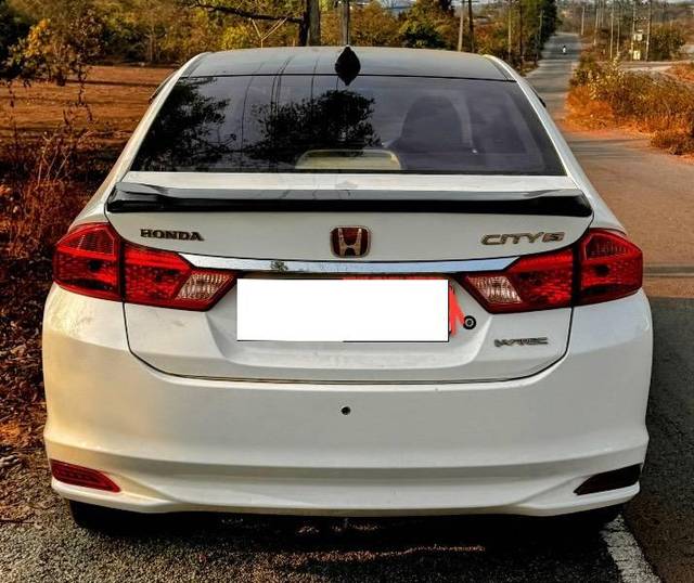 https://images10.gaadi.com/usedcar_image/4523752/original/processed_b845558e-1494-4399-ac50-ebbb1cfddc8e.jpeg?imwidth=6401