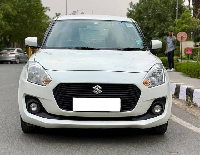 https://images10.gaadi.com/usedcar_image/4523763/original/processed_8520d134bd3e5f2a8e571dbd6e723e3b.jpg?imwidth=6402