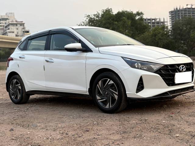 https://images10.gaadi.com/usedcar_image/4523820/original/processed_ff1f47067c66d3386ccea5938f8c8d77.jpg?imwidth=6400