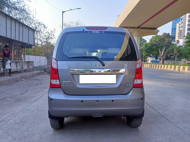 https://images10.gaadi.com/usedcar_image/4523831/original/processed_e977d3a8ad8a9cf70aa1331ed0018dd3.jpg?imwidth=6402