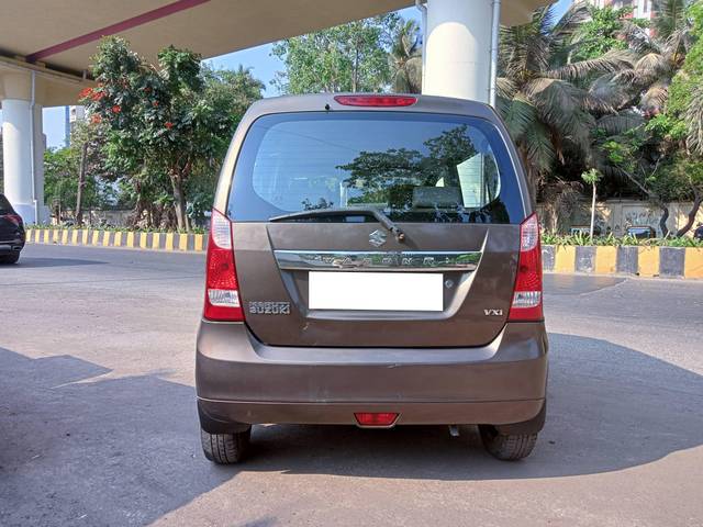 https://images10.gaadi.com/usedcar_image/4523835/original/processed_ab1dfa949ea40d03fd1e8ff84c83d7b9.jpg?imwidth=6402