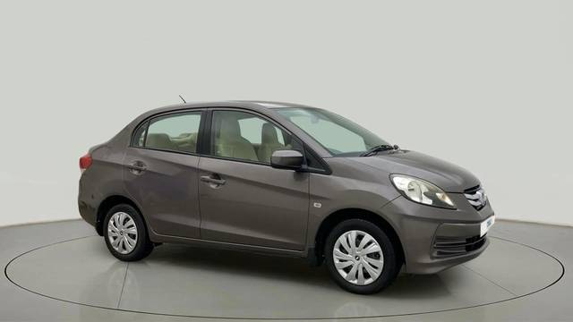 https://images10.gaadi.com/usedcar_image/4523838/original/d7c8a4b07ac3eed9cf8ae7b2b3016aab.jpg?imwidth=6400