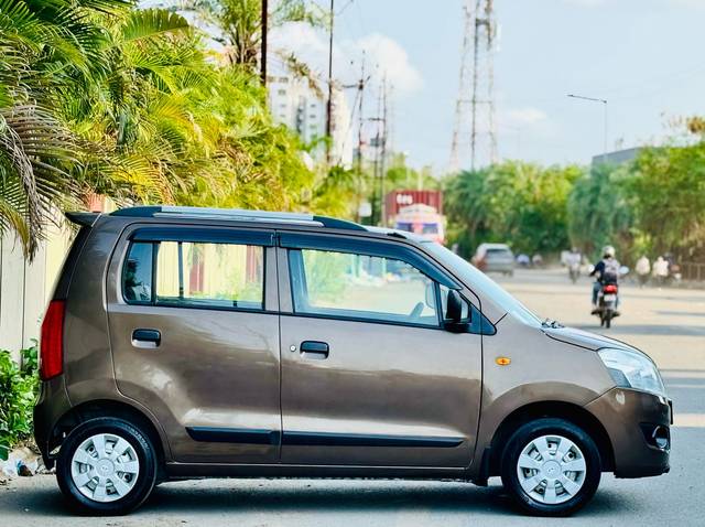 https://images10.gaadi.com/usedcar_image/4523840/original/ed2db19d71c29c34e2df1ef321b1fd37.jpg?imwidth=6401