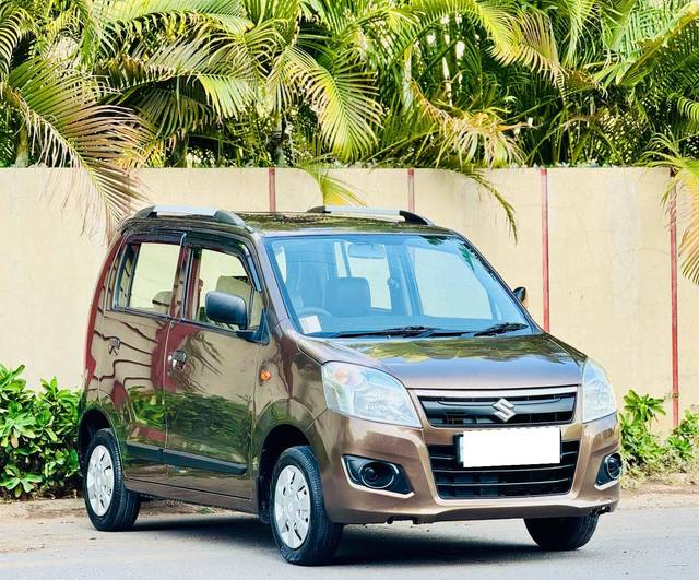 https://images10.gaadi.com/usedcar_image/4523840/original/processed_5775be9b4d8164b71933677decbd93d9.jpg?imwidth=6400