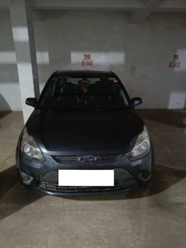 https://images10.gaadi.com/usedcar_image/4523855/original/processed_9557ad3e-edf8-4f52-8378-184fc479195e.jpg?imwidth=6400