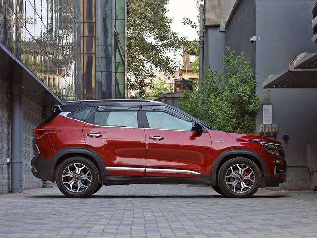 https://images10.gaadi.com/usedcar_image/4523856/original/processed_ff5fff9692eb53a17645330632de0158.jpg?imwidth=6401