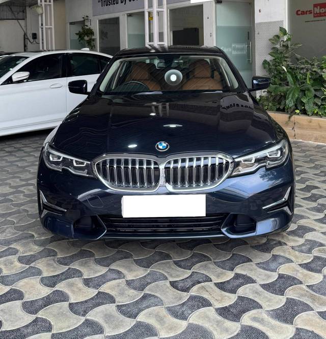https://images10.gaadi.com/usedcar_image/4523857/original/processed_0a1bd2bb7474b73303f179d6082d8267.jpg?imwidth=6400