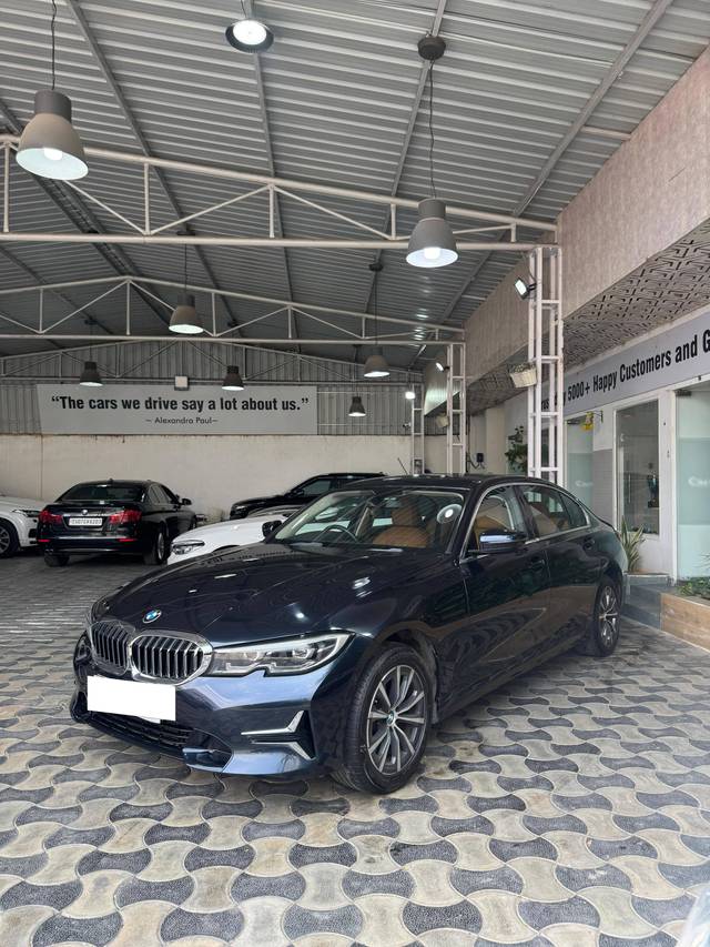 https://images10.gaadi.com/usedcar_image/4523857/original/processed_2eb4e84bb425d99cde529dd7842d7d9a.jpg?imwidth=6401